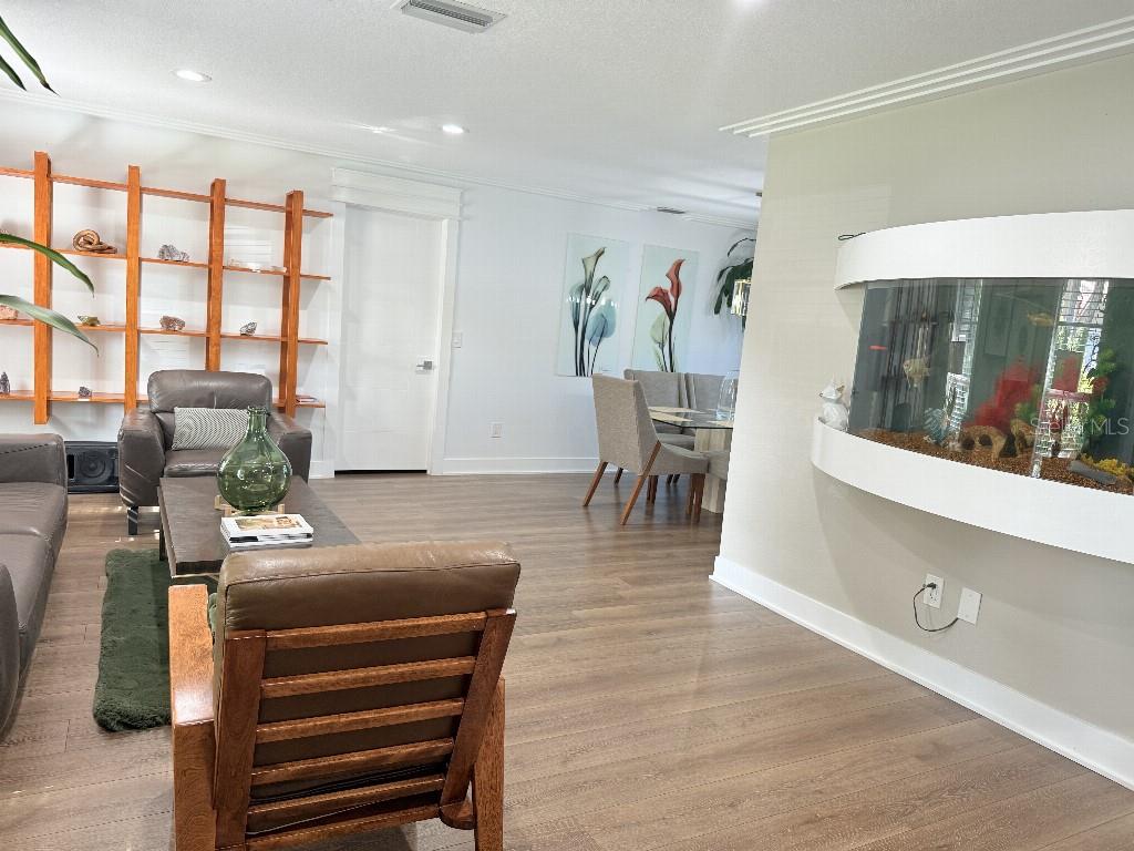 8020 N GOMEZ AVE, TAMPA, FL, 33614