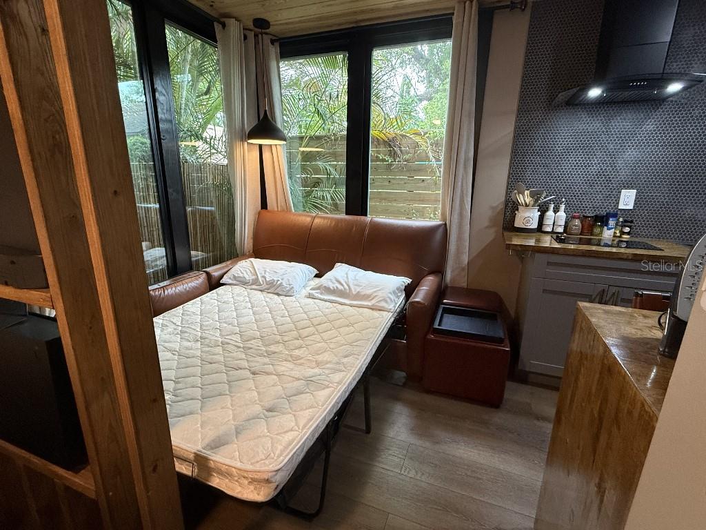 8020 N GOMEZ AVE, TAMPA, FL, 33614