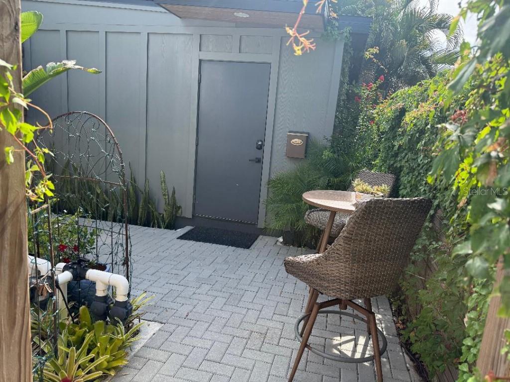 8020 N GOMEZ AVE, TAMPA, FL, 33614