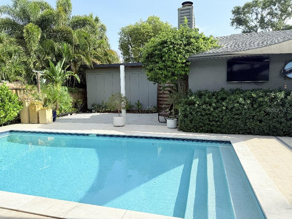 8020 N GOMEZ AVE, TAMPA, FL, 33614