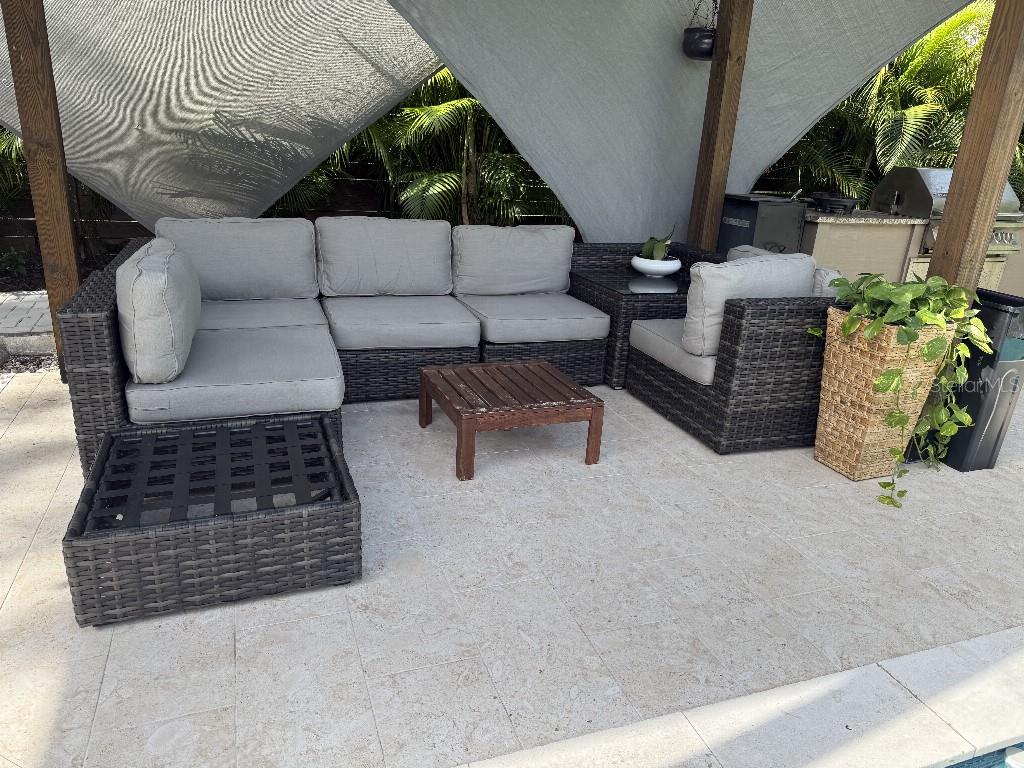 8020 N GOMEZ AVE, TAMPA, FL, 33614