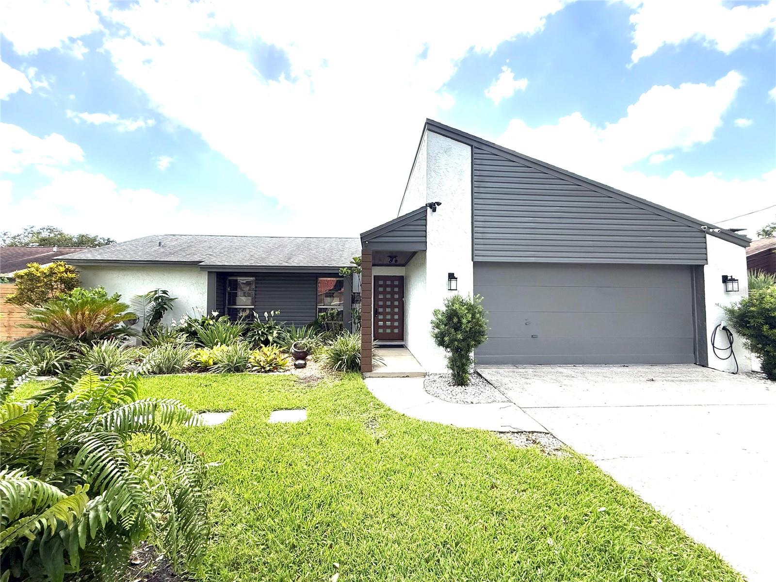 8020 N GOMEZ AVE, TAMPA, FL, 33614