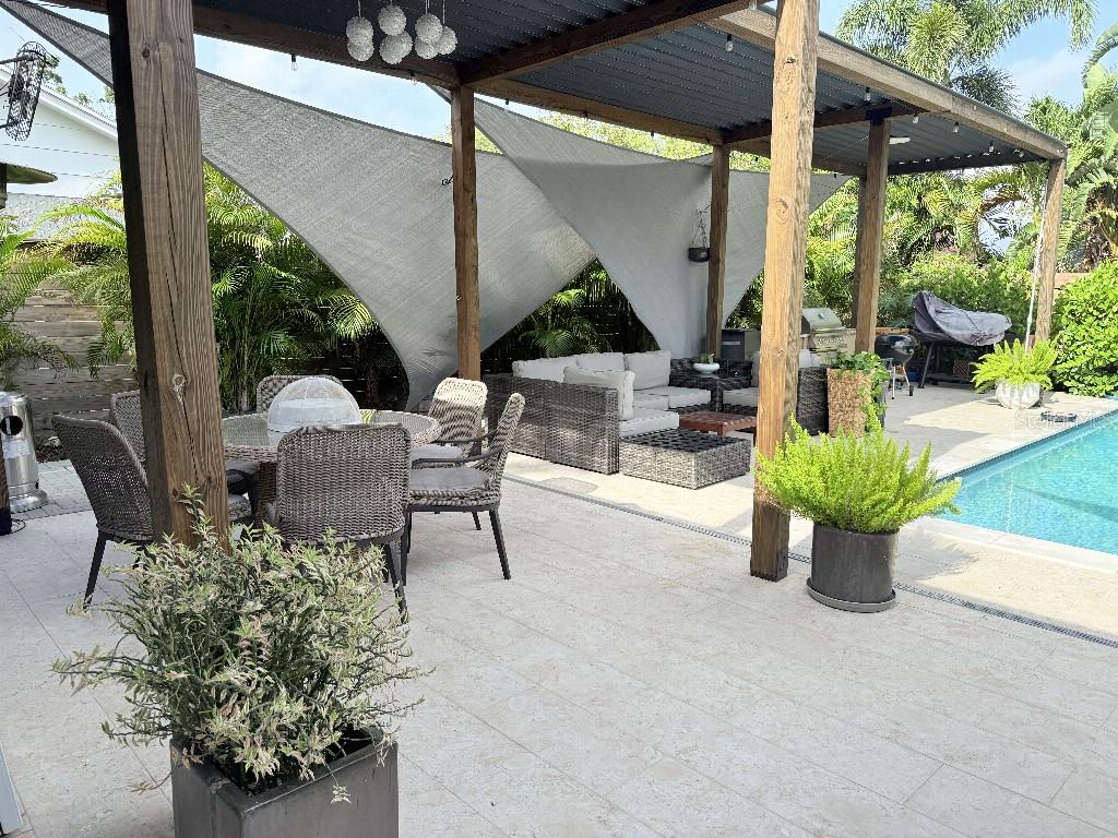 8020 N GOMEZ AVE, TAMPA, FL, 33614