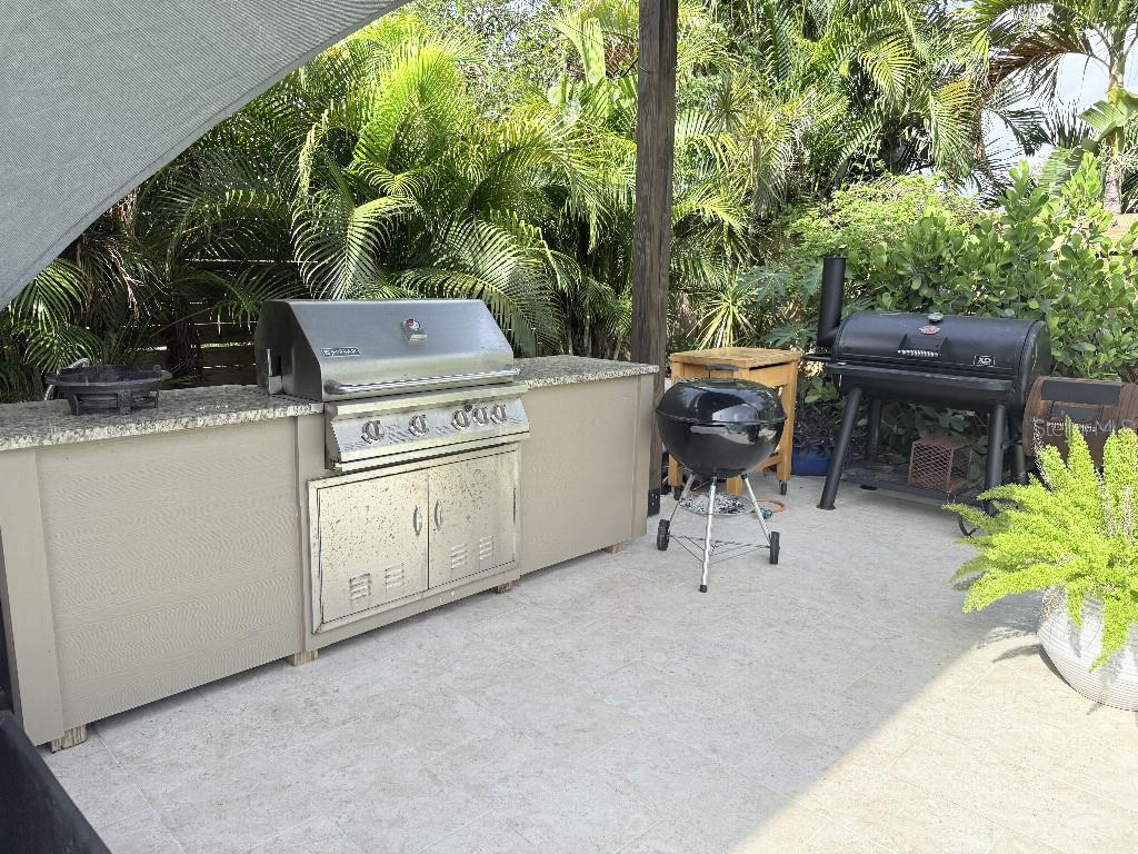 8020 N GOMEZ AVE, TAMPA, FL, 33614