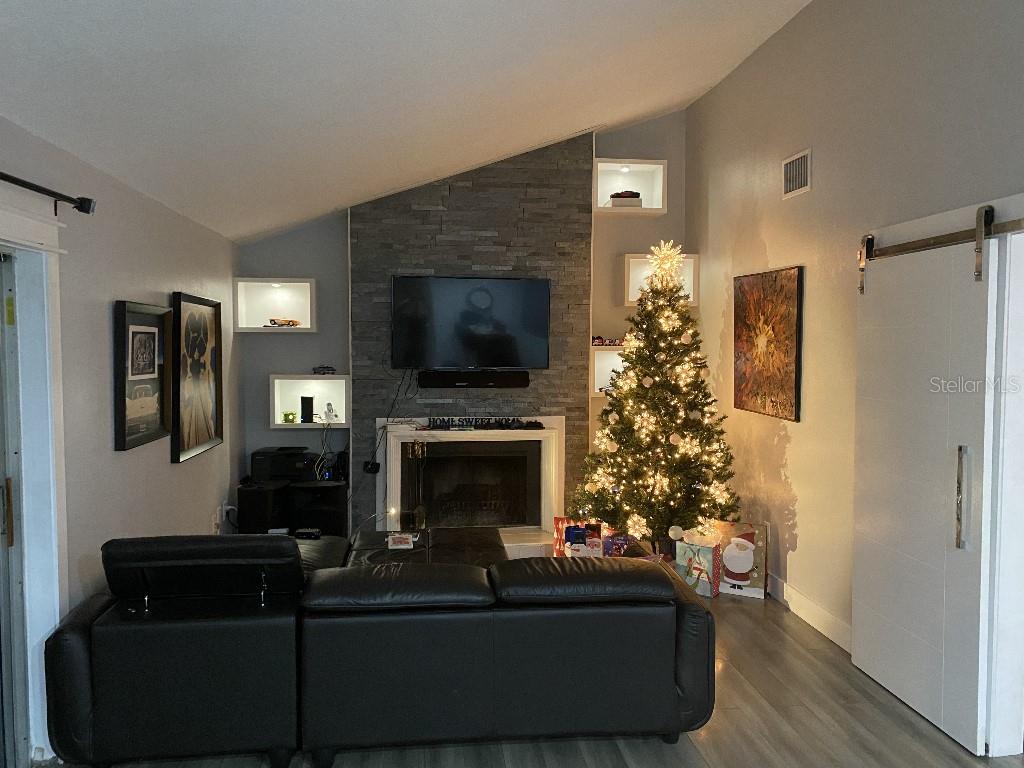 8020 N GOMEZ AVE, TAMPA, FL, 33614