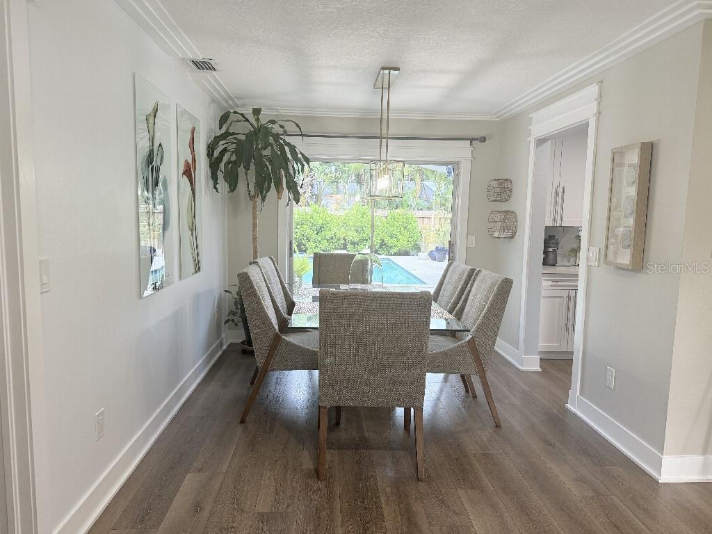 8020 N GOMEZ AVE, TAMPA, FL, 33614