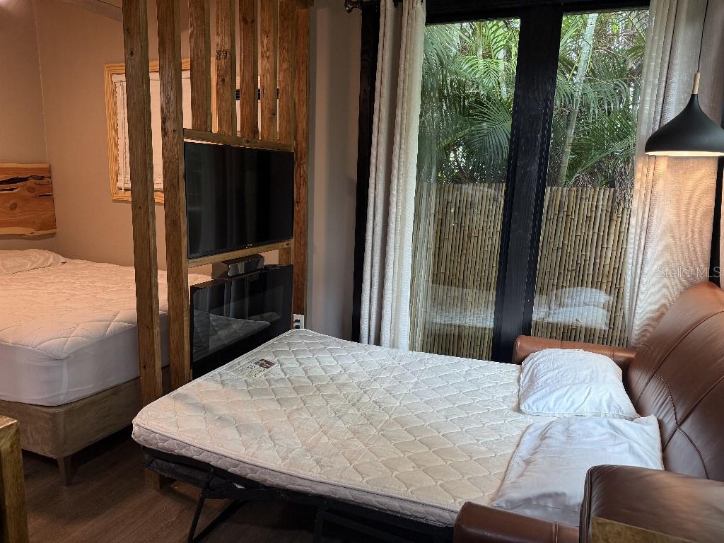 8020 N GOMEZ AVE, TAMPA, FL, 33614