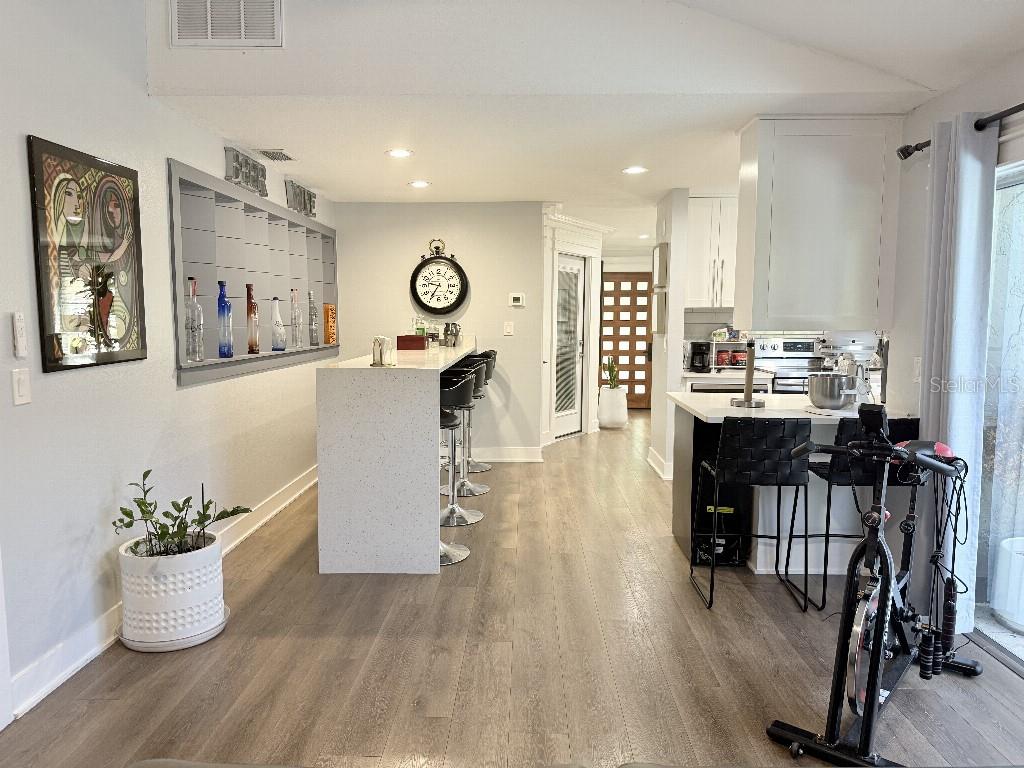 8020 N GOMEZ AVE, TAMPA, FL, 33614