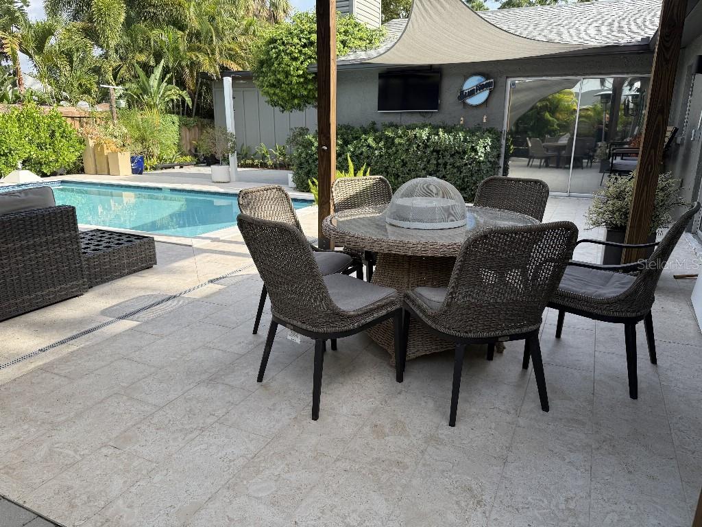 8020 N GOMEZ AVE, TAMPA, FL, 33614