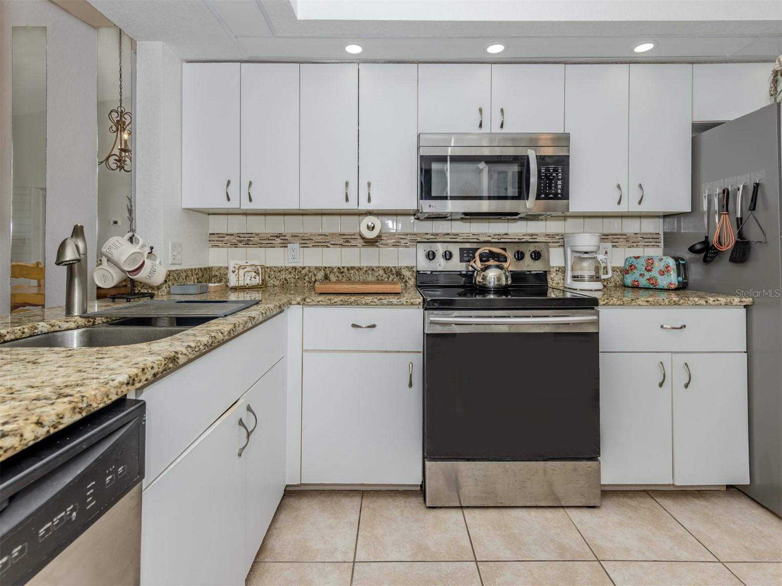 LAKESIDE GARDENS PH 01 BLDG A, PUNTA GORDA, FL, 33983