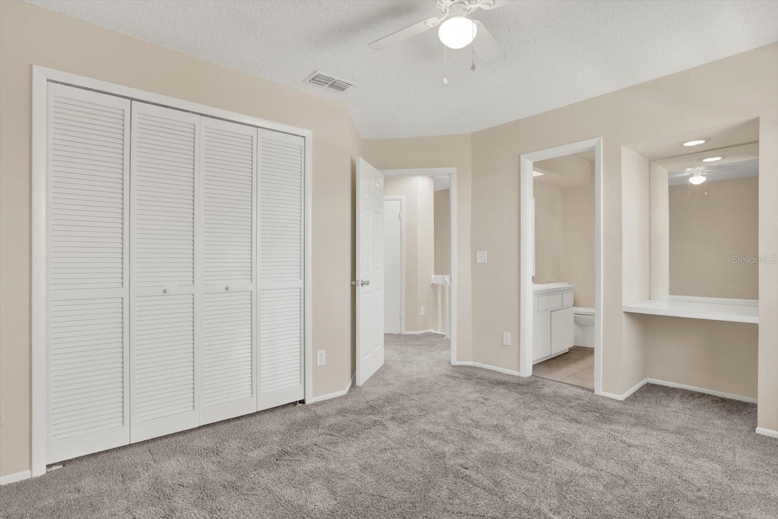 TB8410387 Property Photo