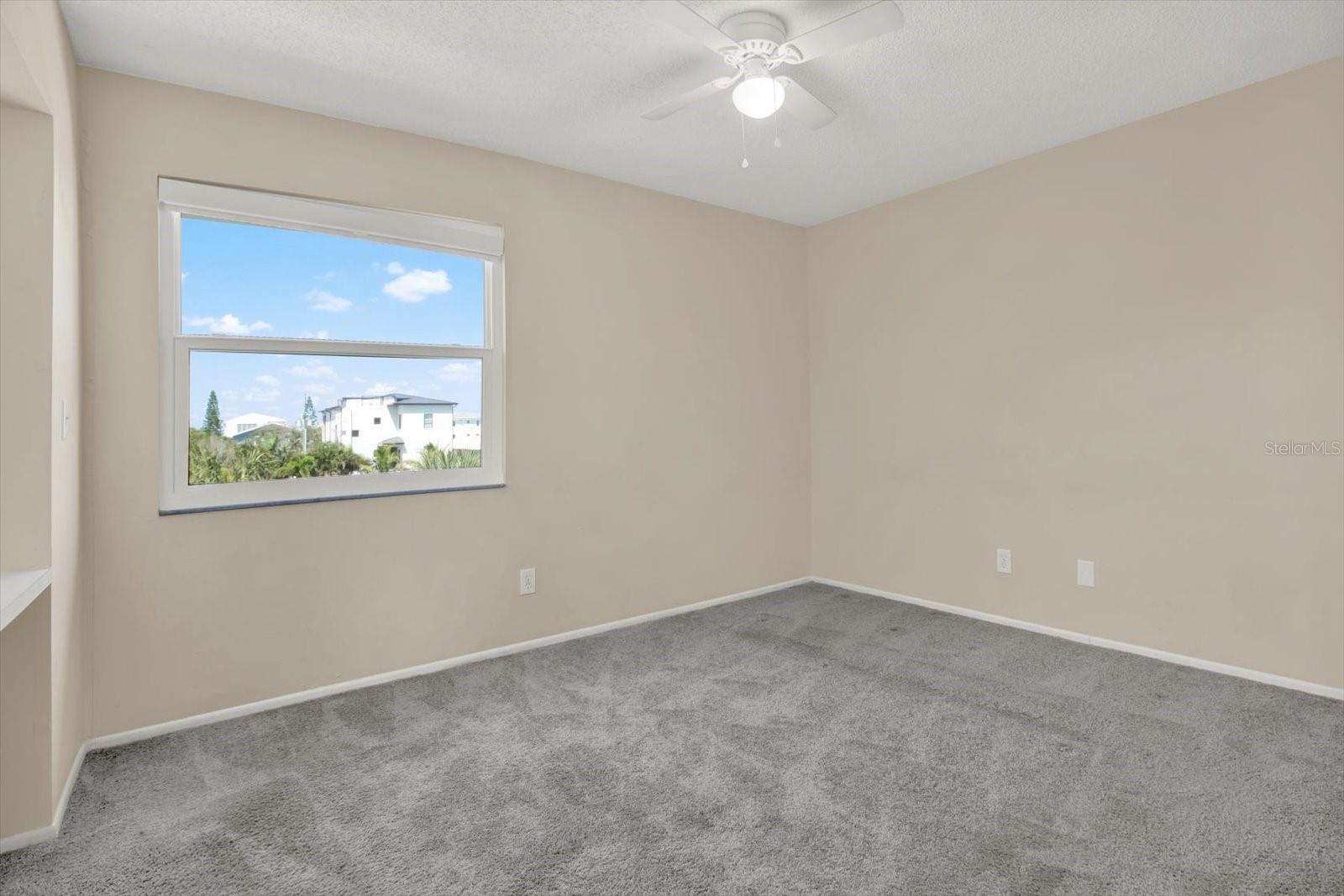 TB8410387 Property Photo