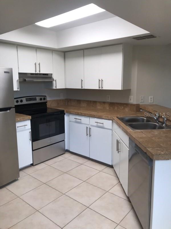 TB8410387 Property Photo