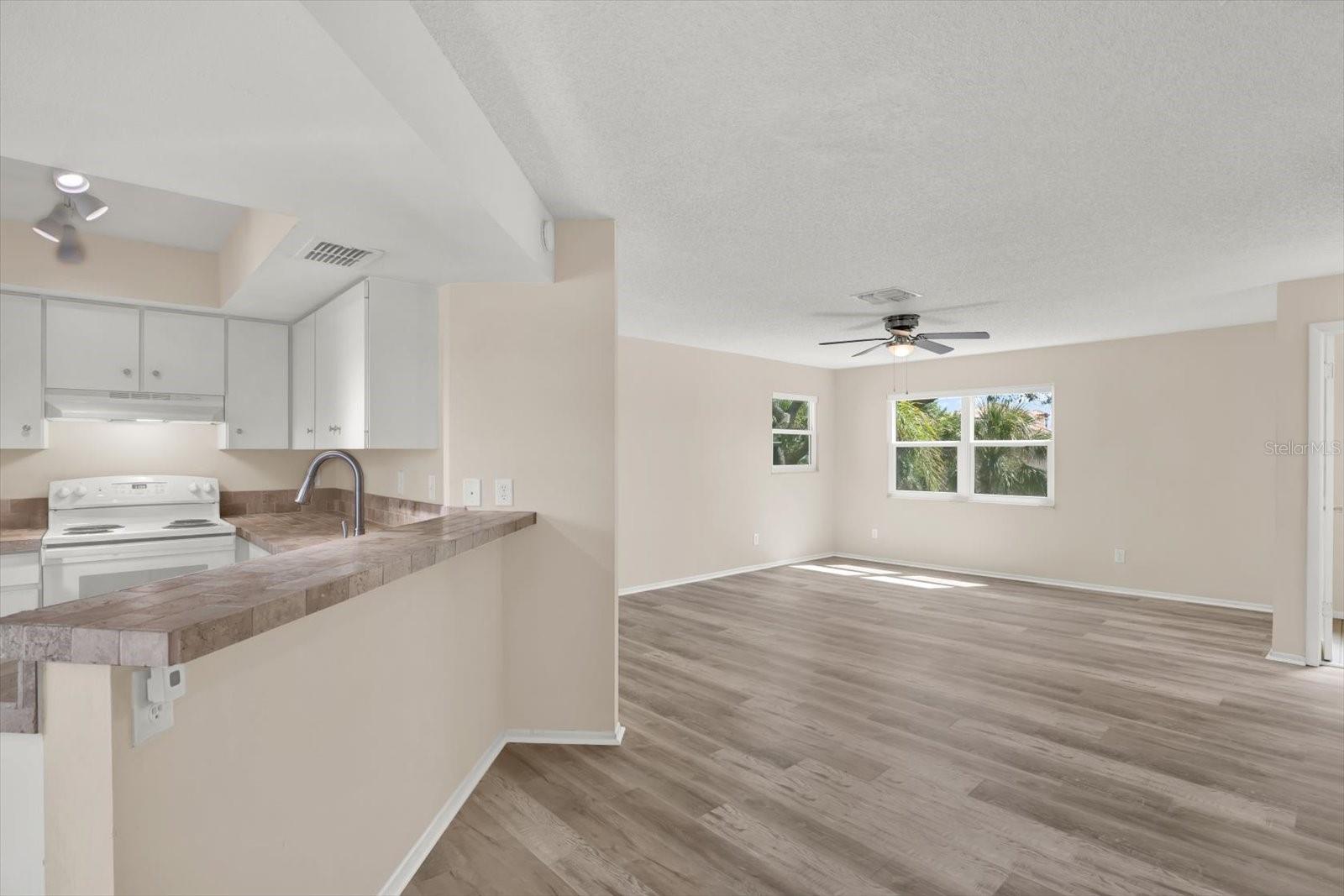 TB8410387 Property Photo