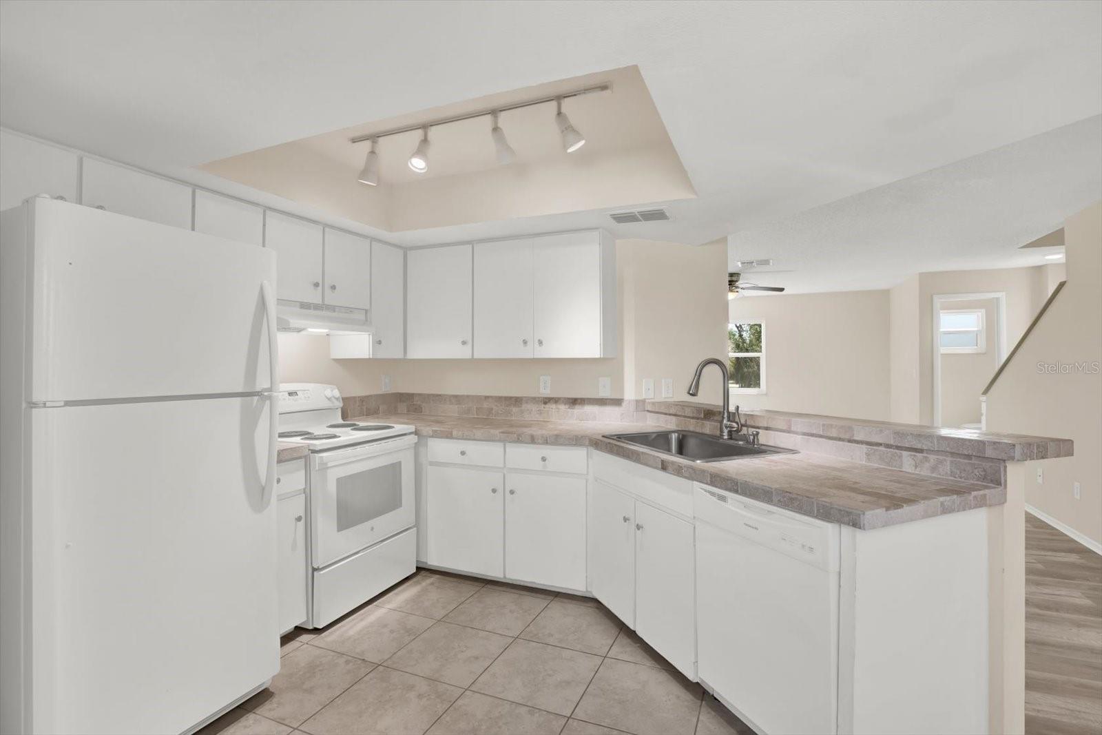 TB8410387 Property Photo