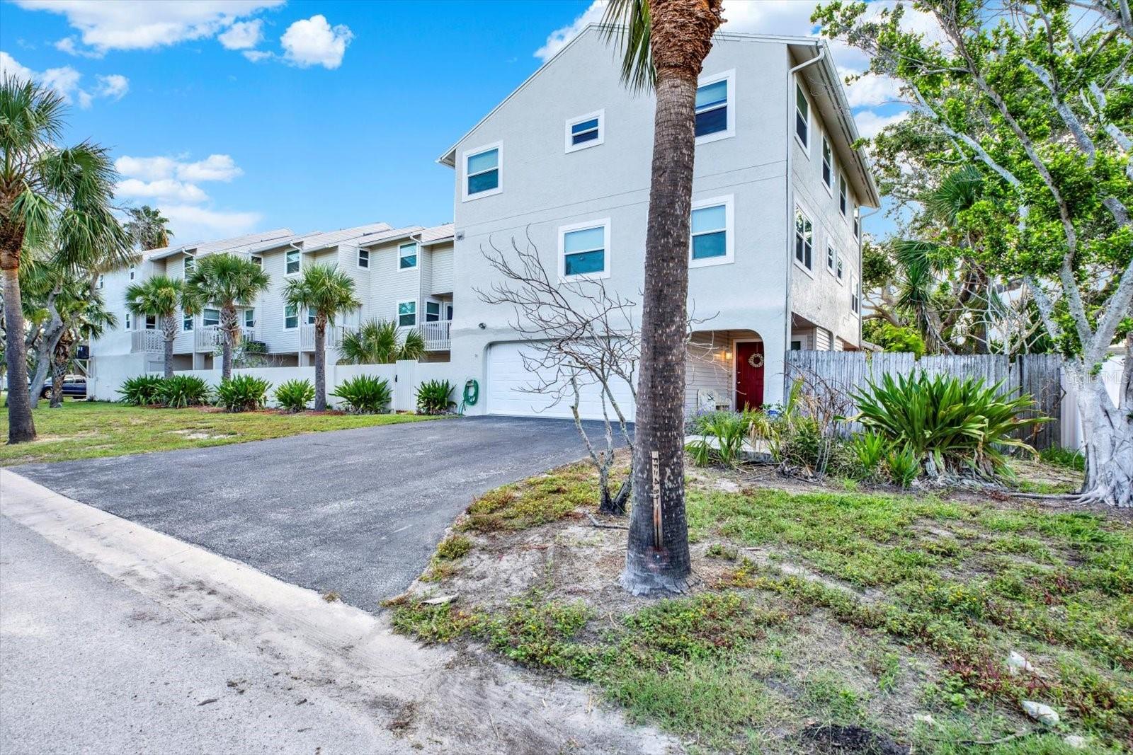 TB8410387 Property Photo