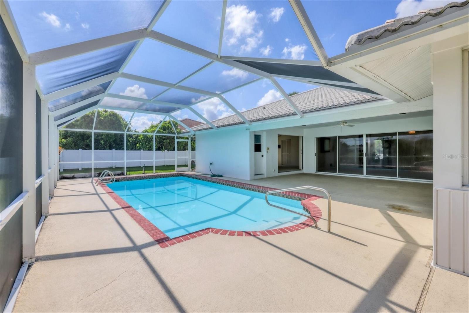 A4659870 Property Photo