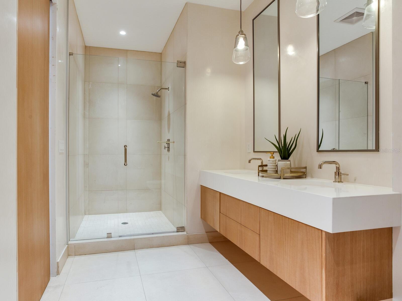 TB8410508 Property Photo