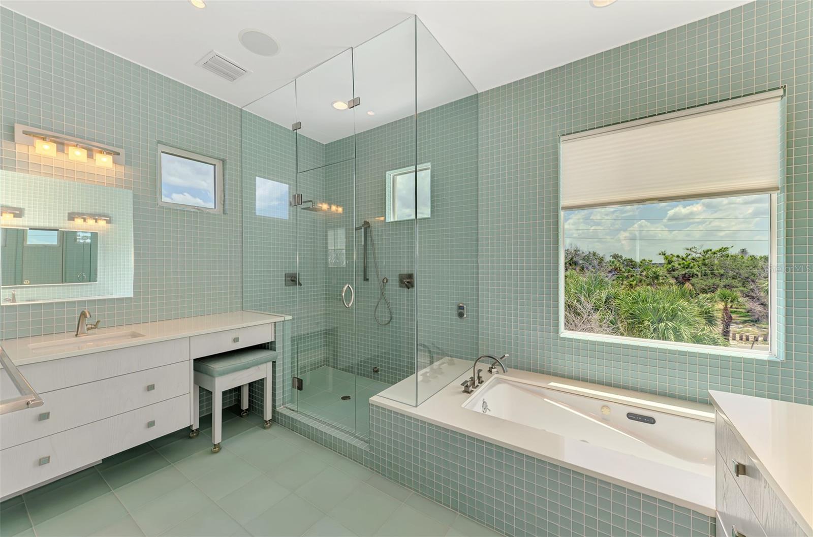 A4659892 Property Photo