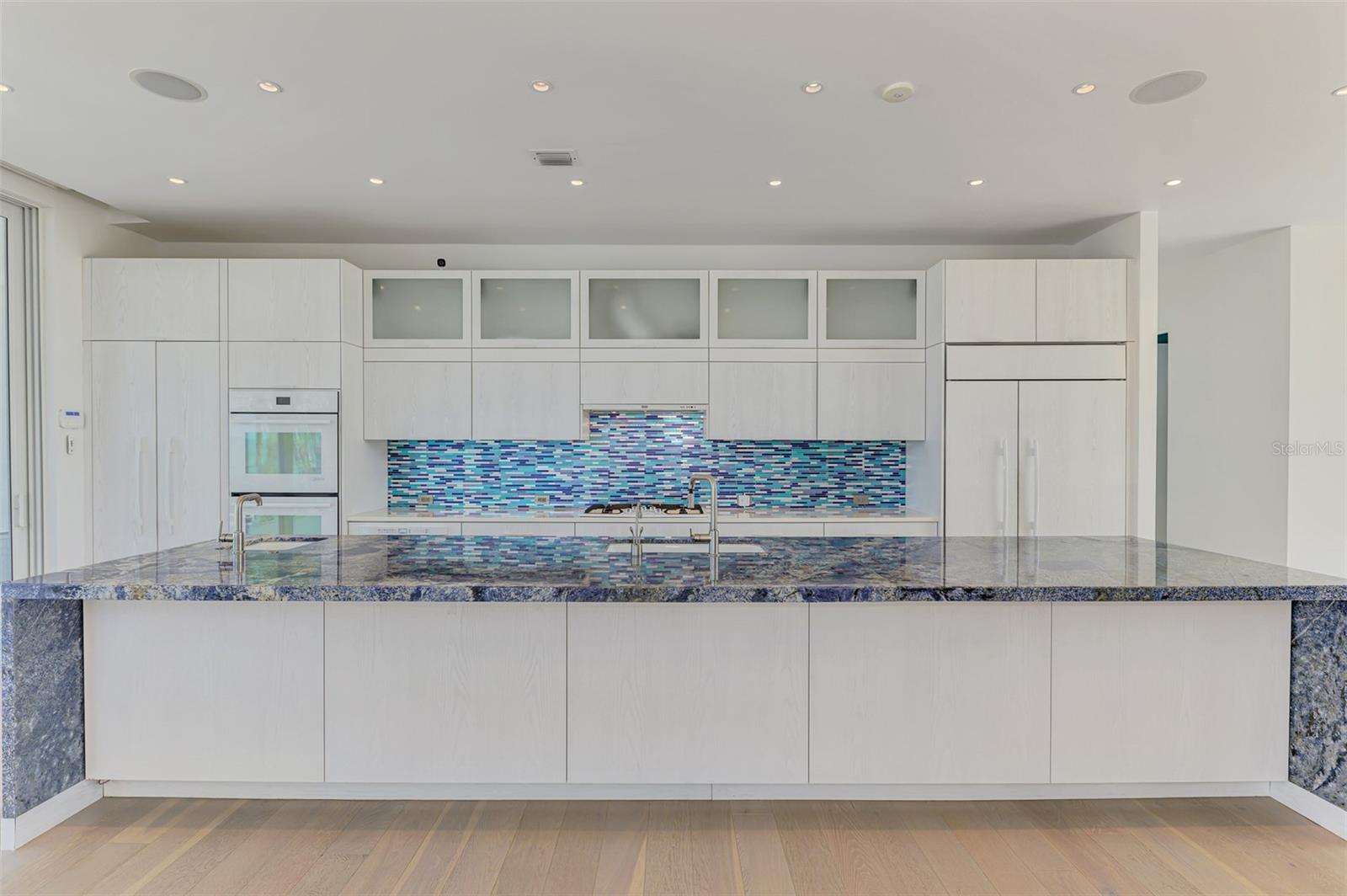A4659892 Property Photo