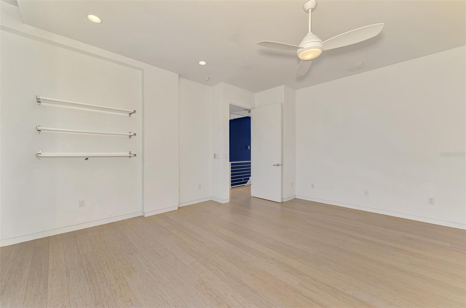 A4659892 Property Photo