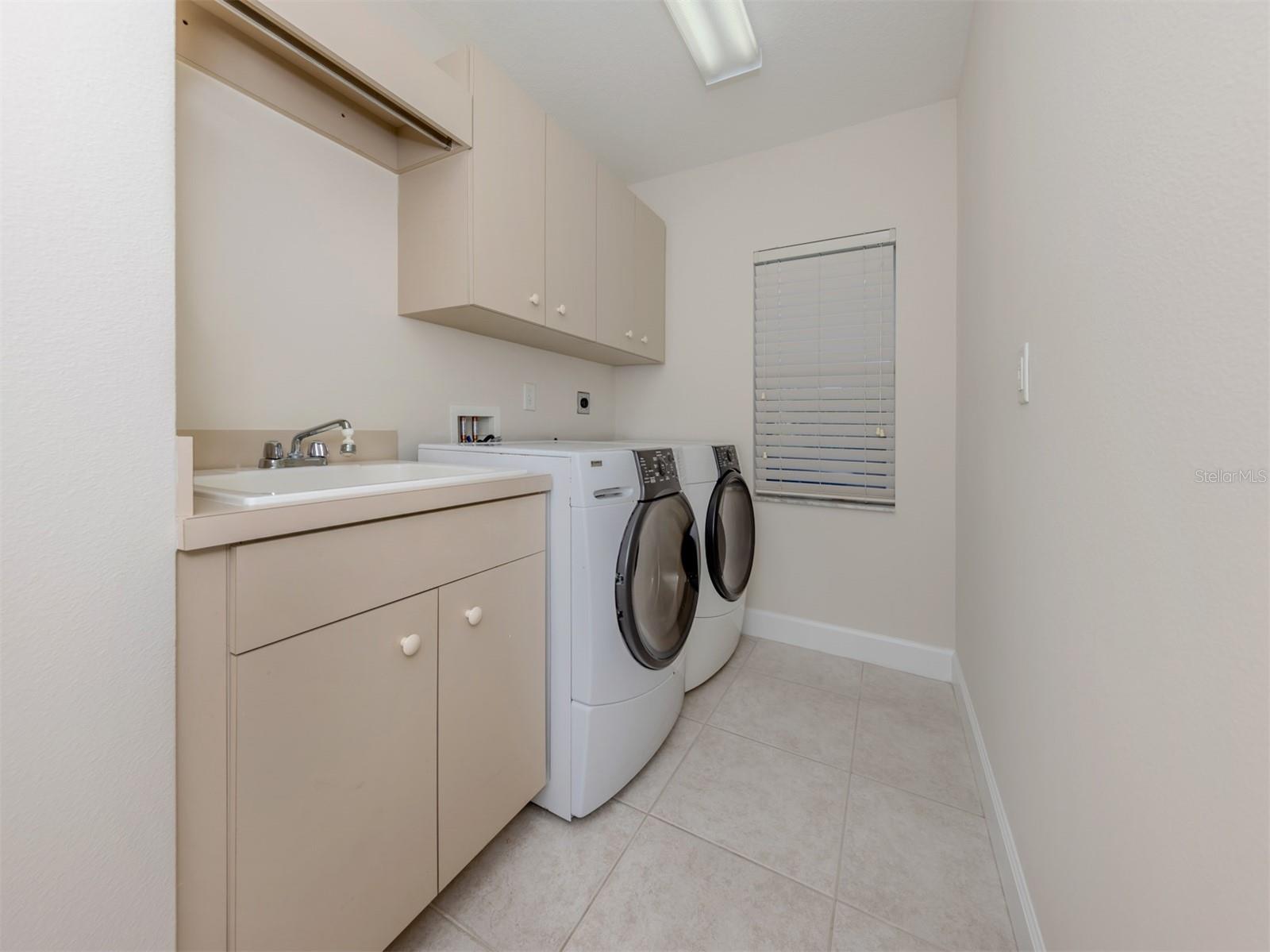 208 GREYWING CT, VENICE, FL, 34292