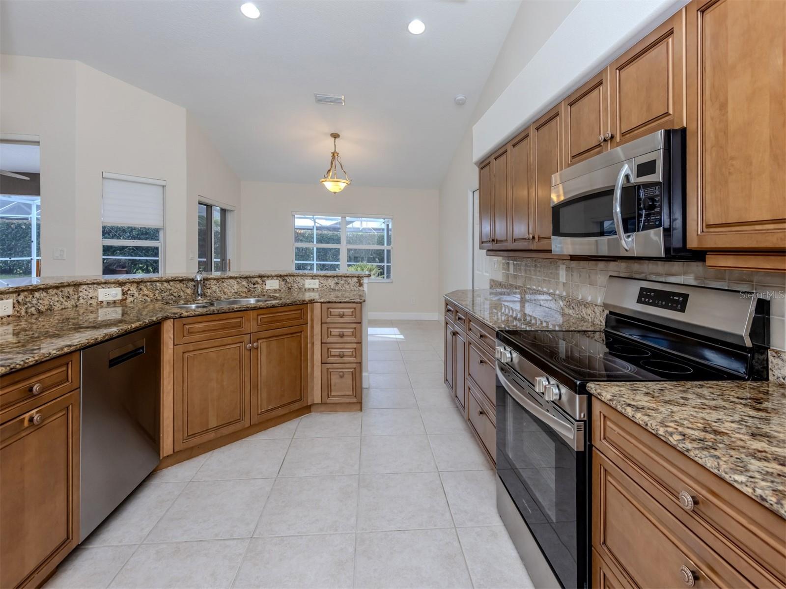 208 GREYWING CT, VENICE, FL, 34292