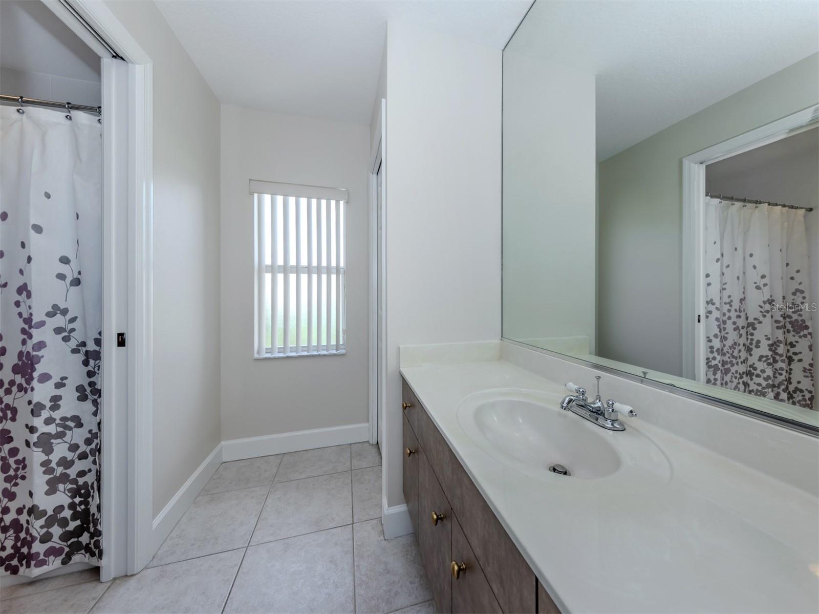 208 GREYWING CT, VENICE, FL, 34292