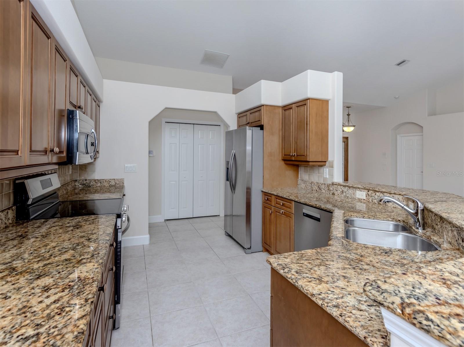 208 GREYWING CT, VENICE, FL, 34292