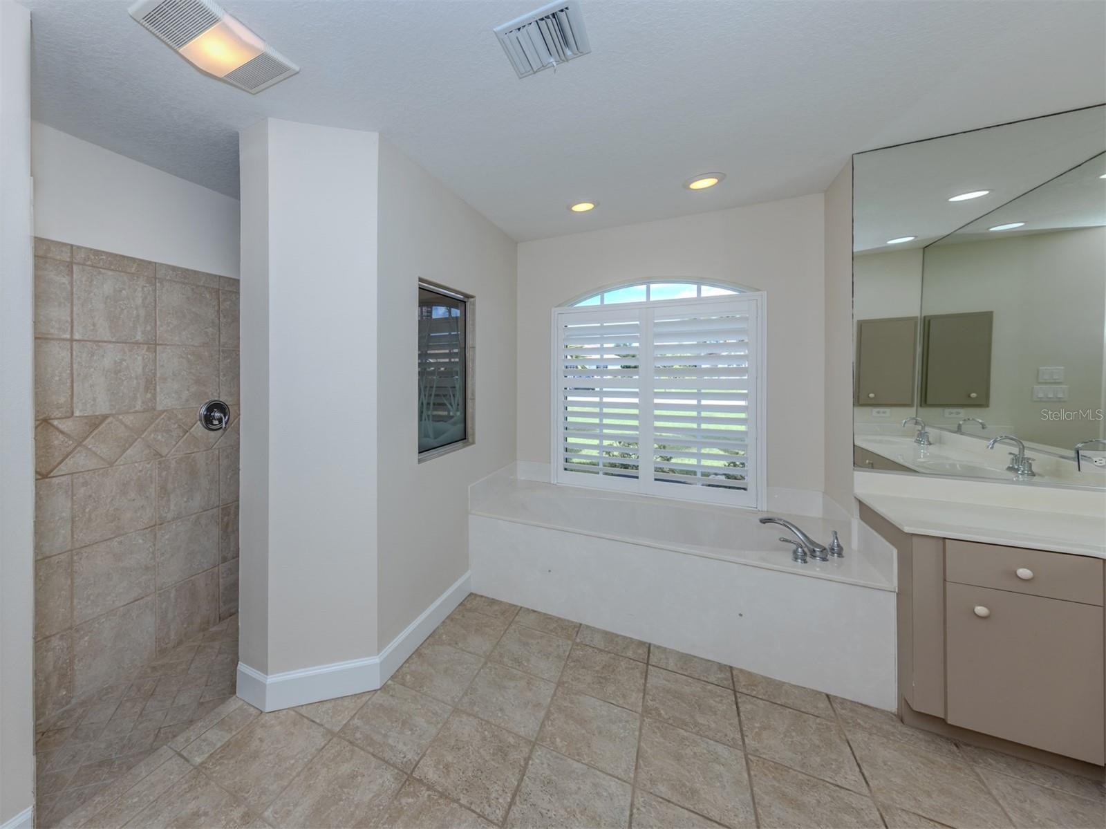 208 GREYWING CT, VENICE, FL, 34292