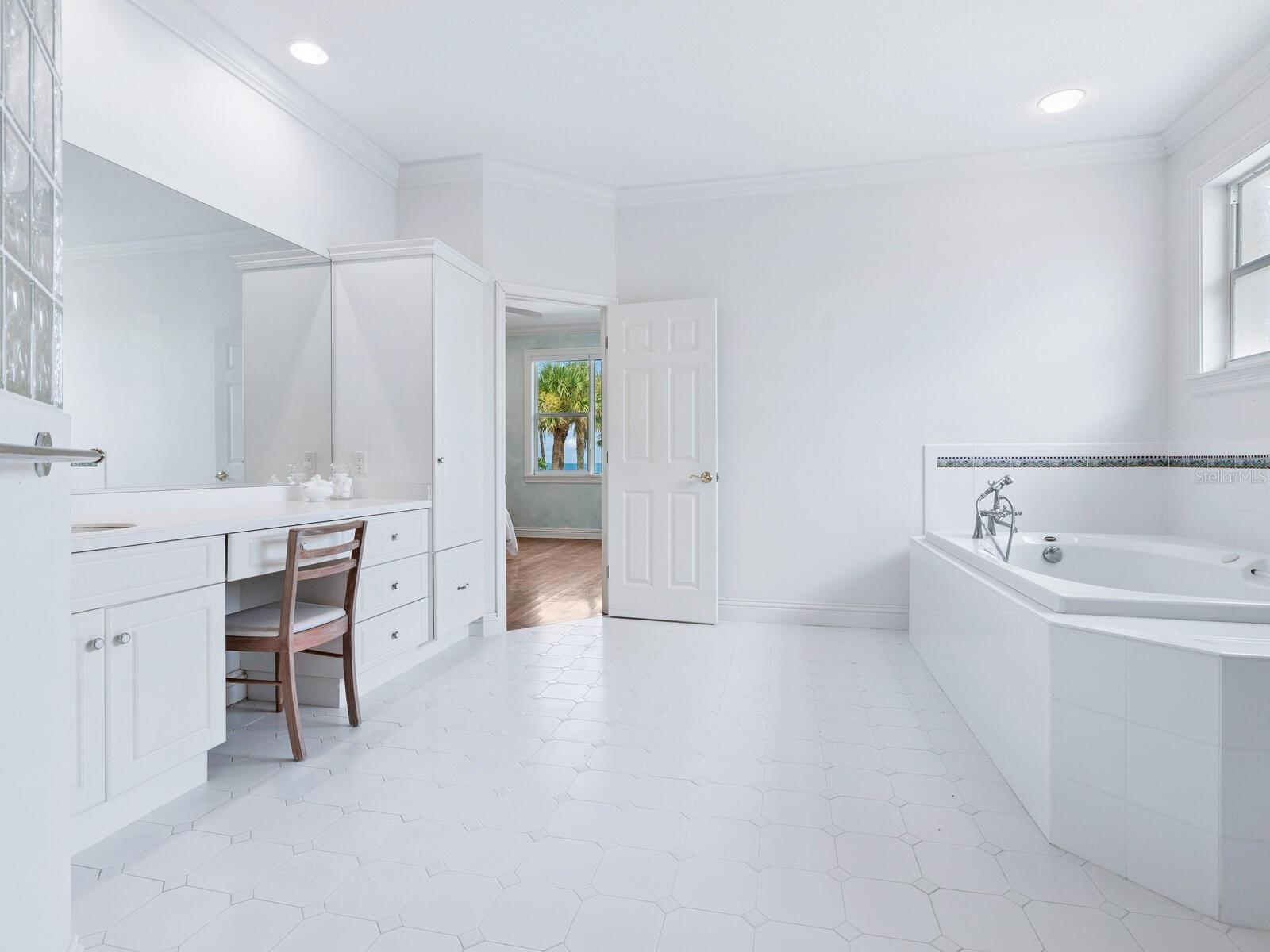 A4659910 Property Photo