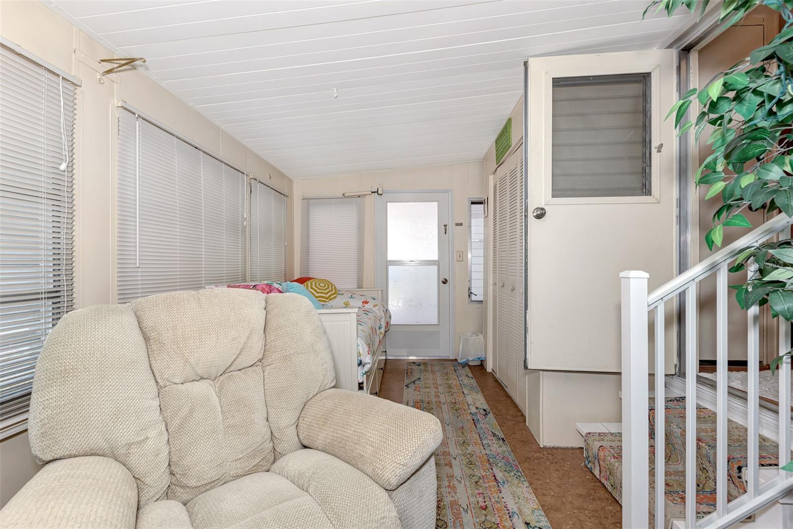 D6143182 Property Photo