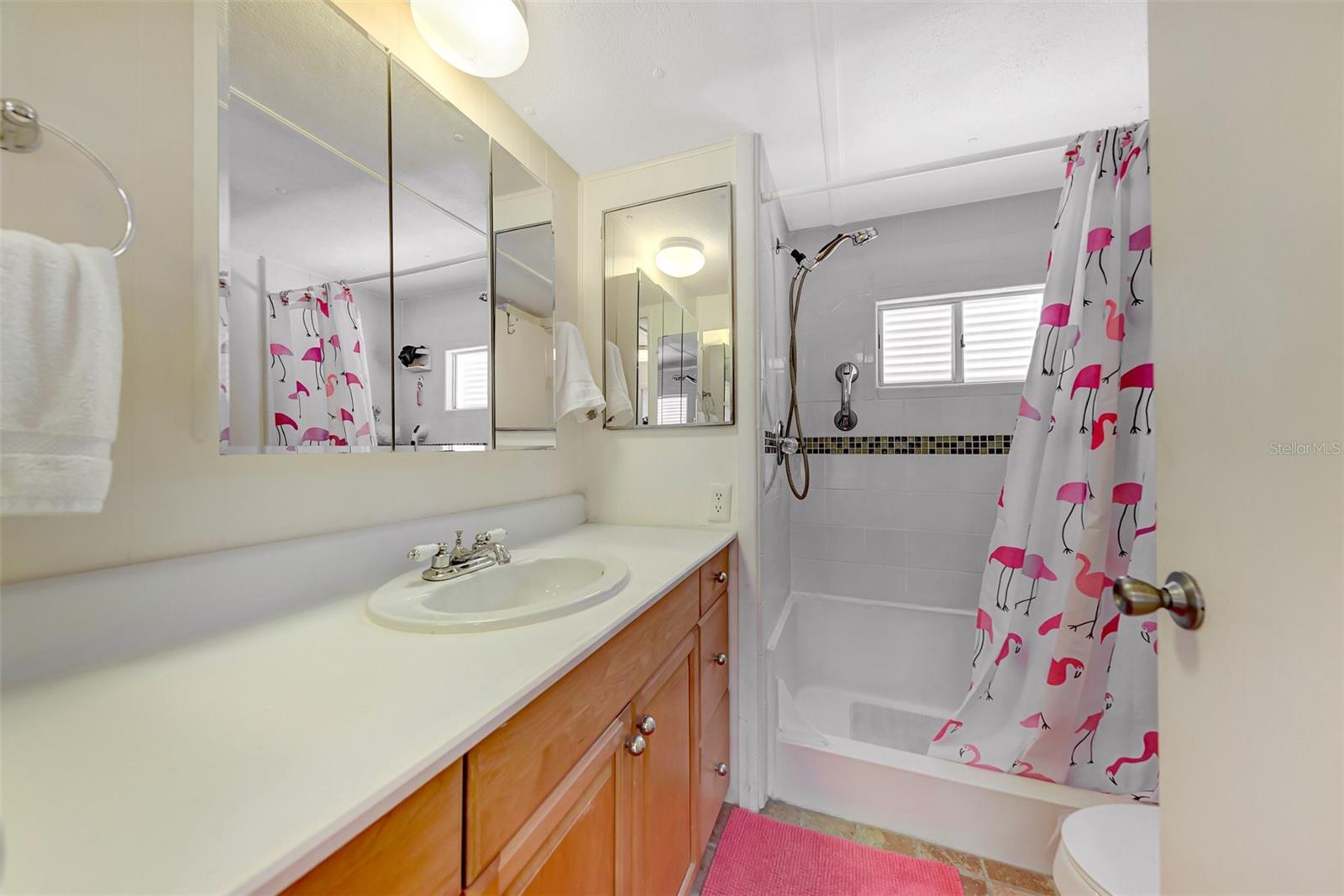 D6143182 Property Photo