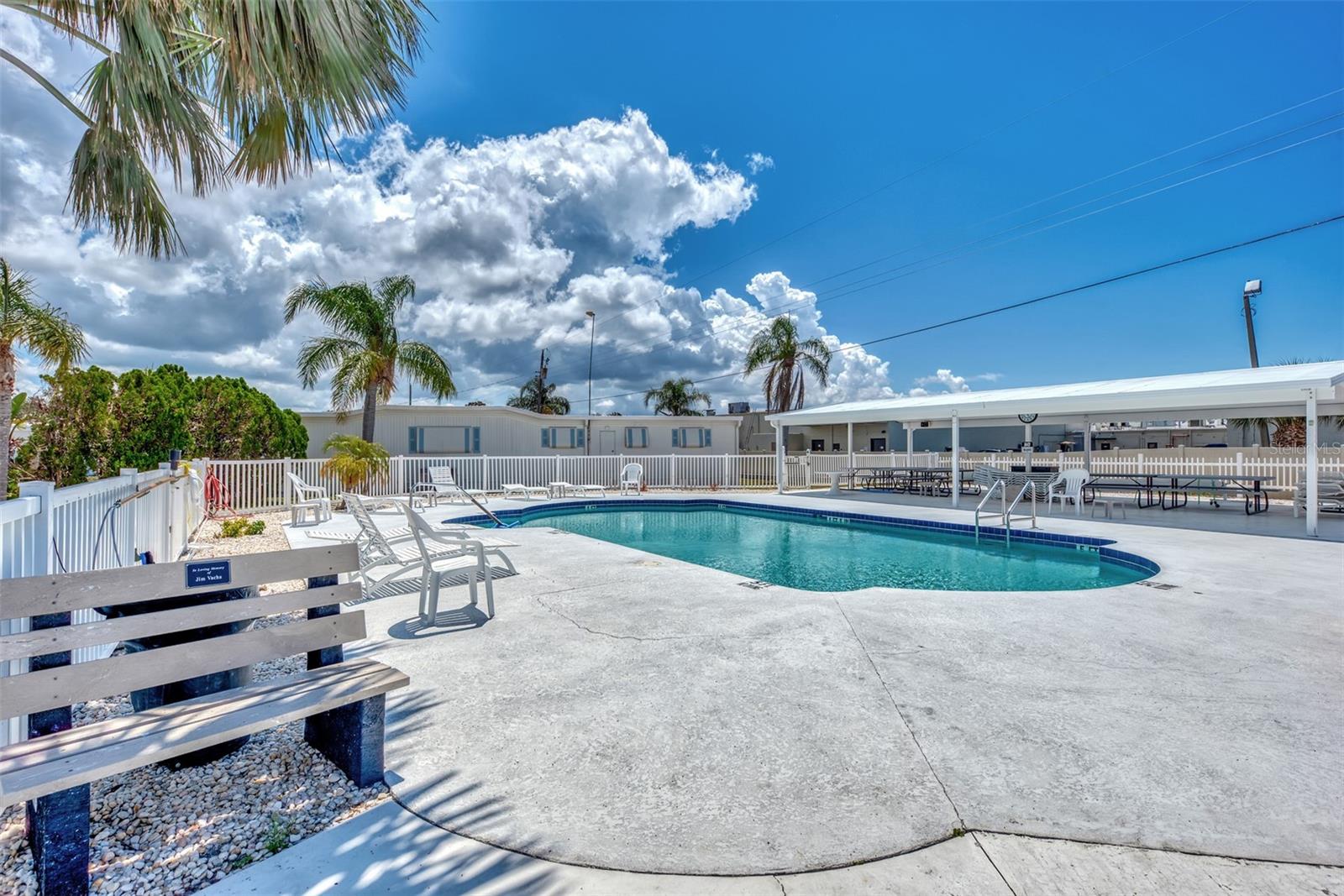 D6143182 Property Photo