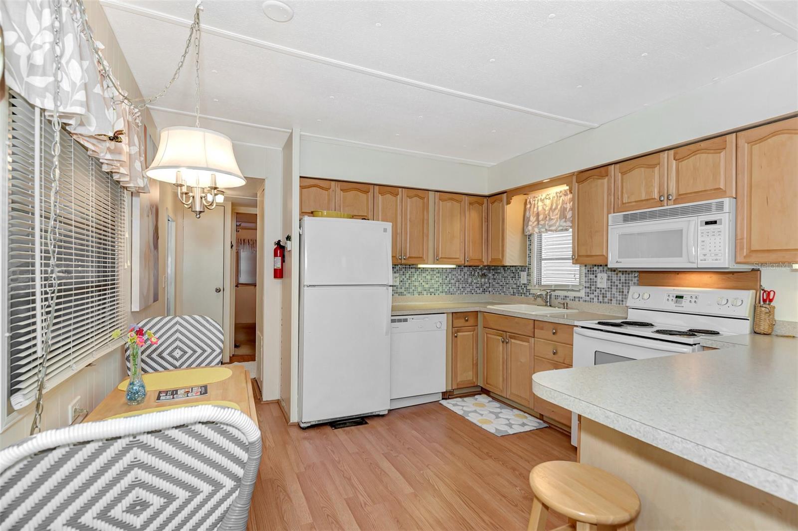 D6143182 Property Photo