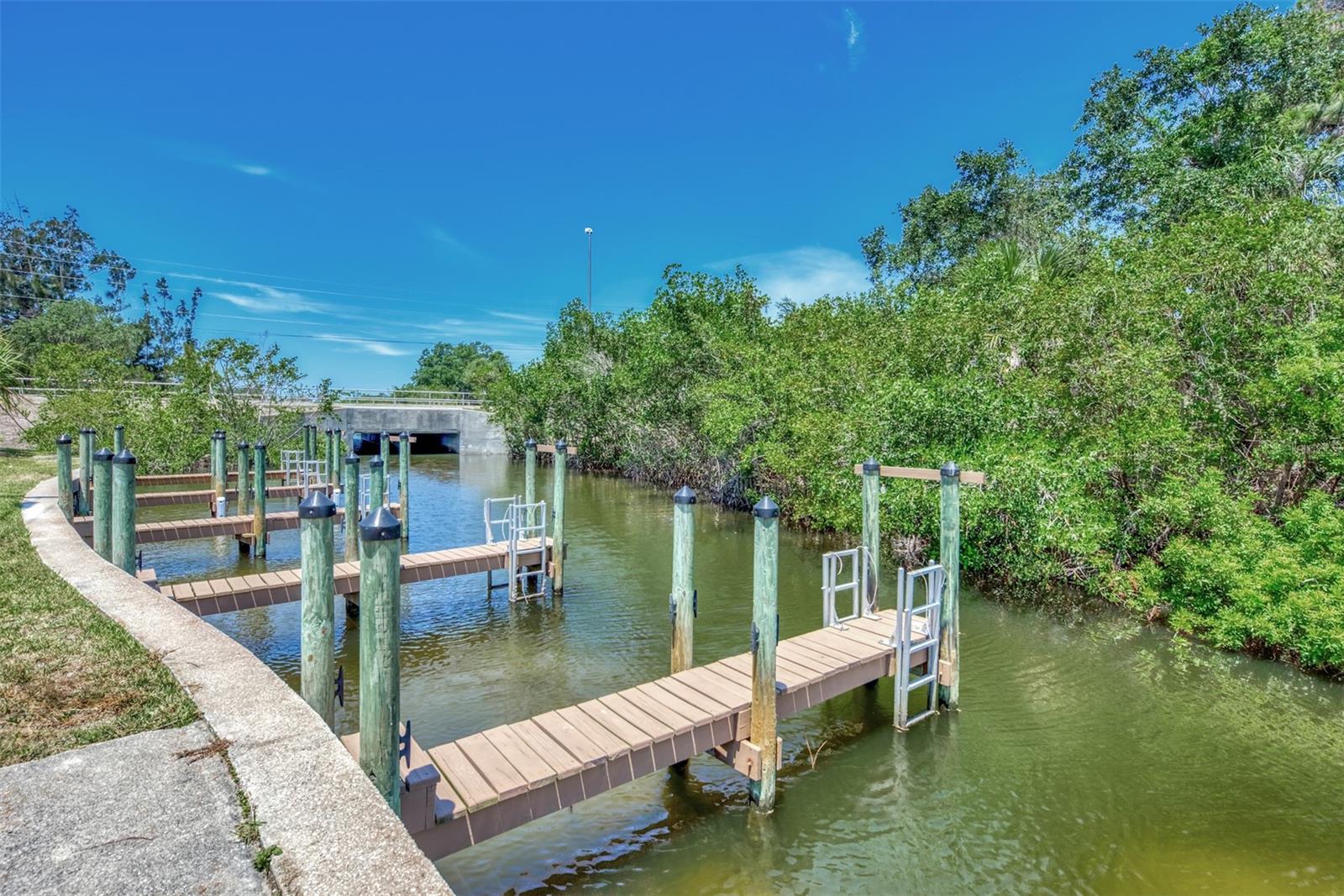 D6143182 Property Photo