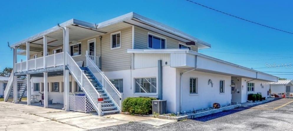 D6143182 Property Photo