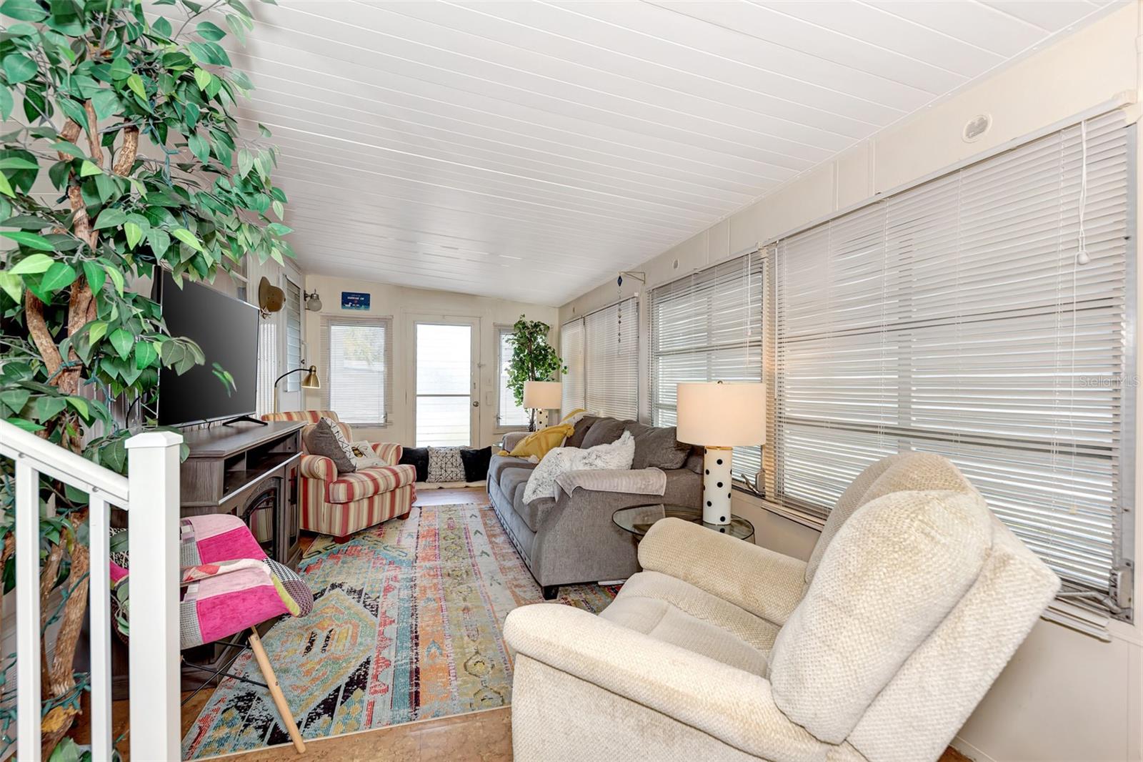 D6143182 Property Photo