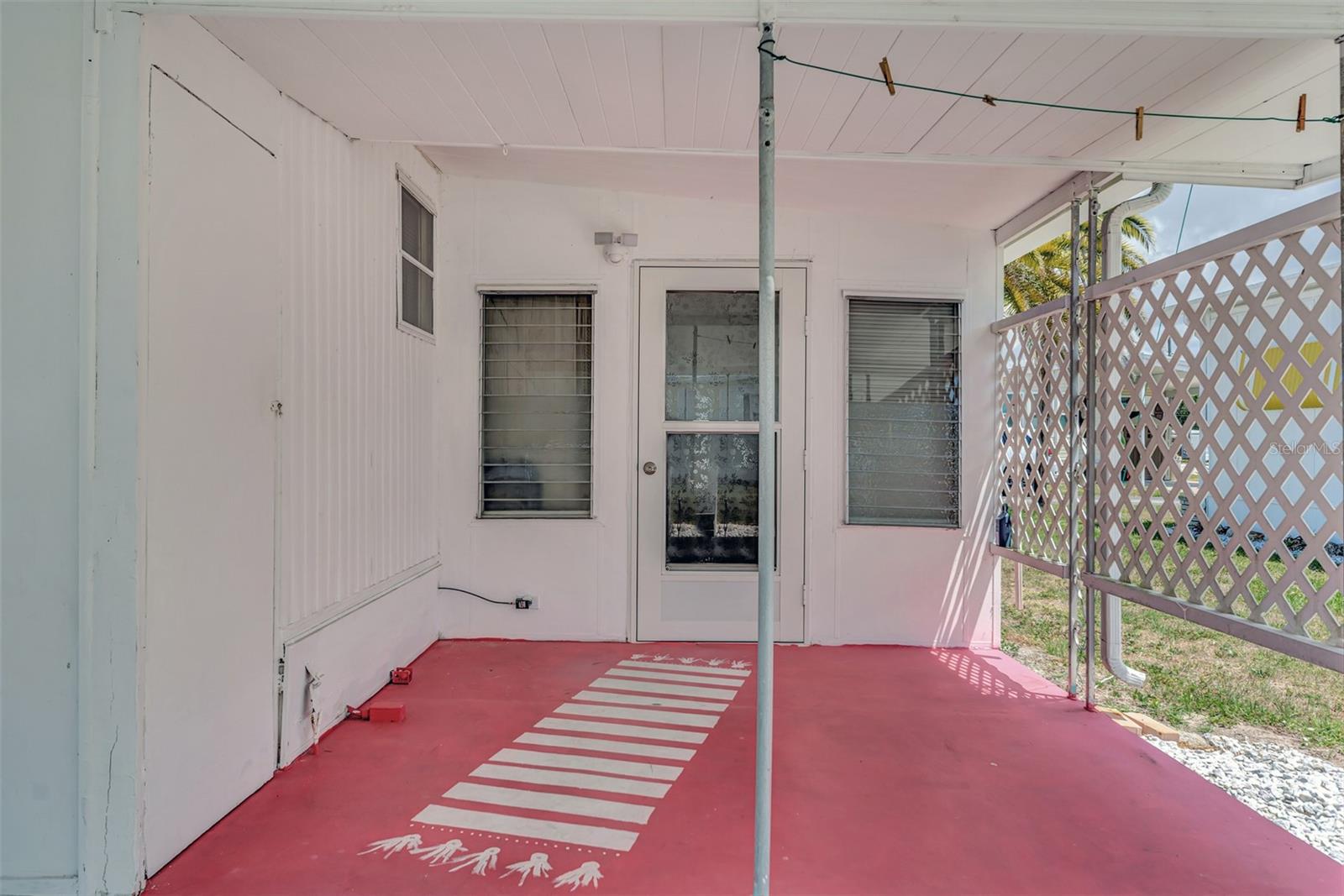 D6143182 Property Photo