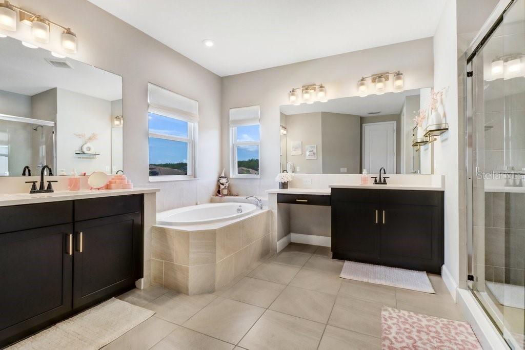 2nd Floor Master en Suite