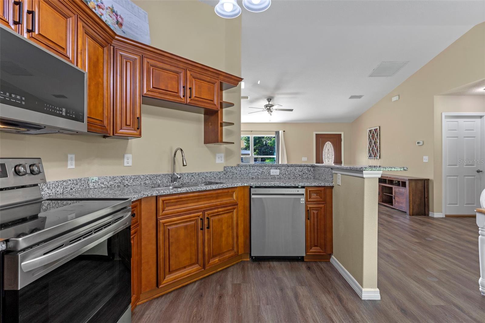 710 STANLEY AVE, WILDWOOD, FL, 34785