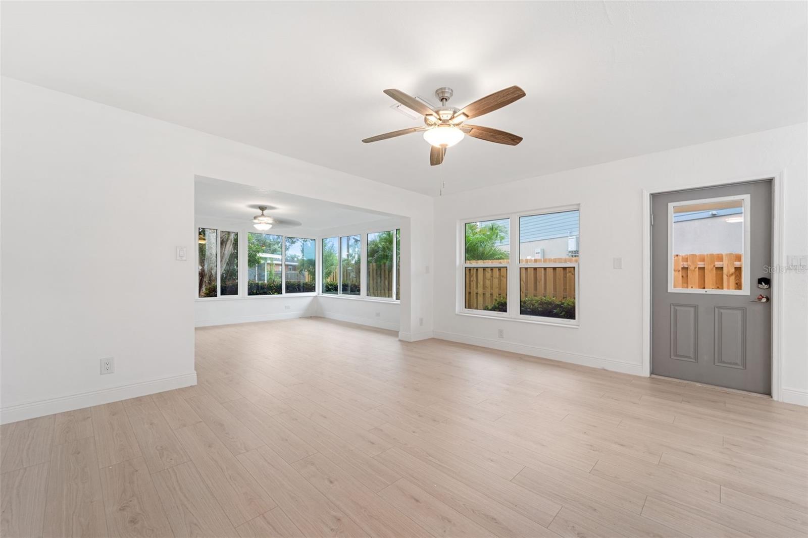 547 TRADE WINDS DR, DUNEDIN, FL, 34698