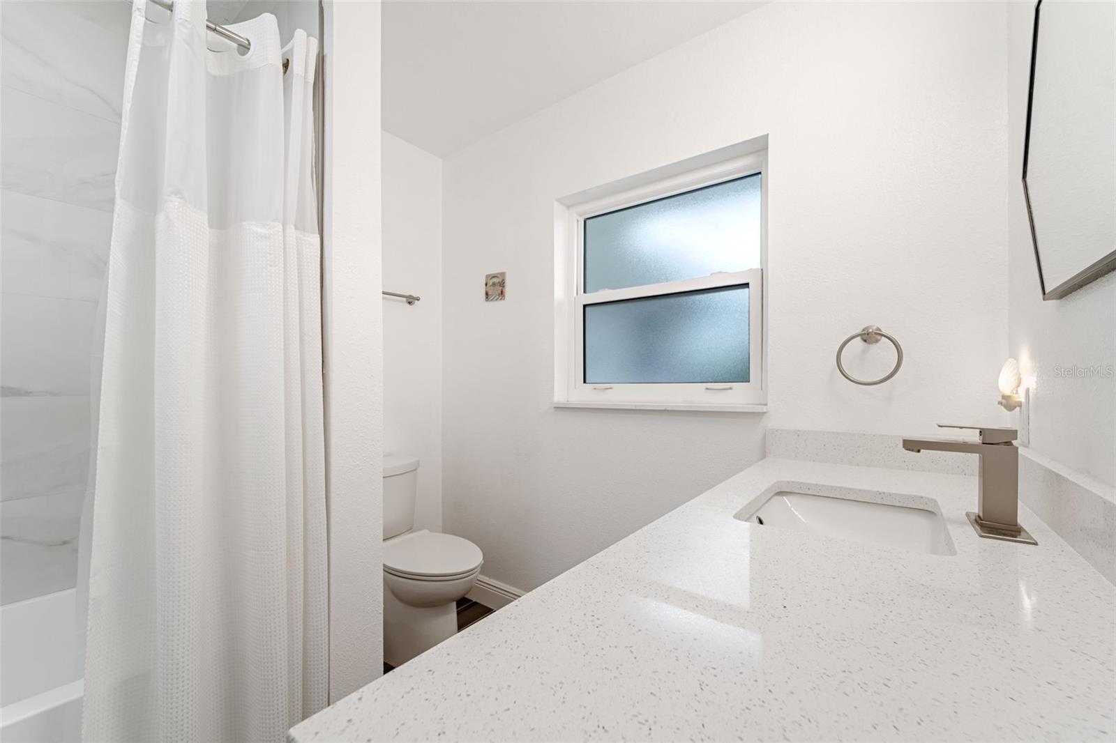 547 TRADE WINDS DR, DUNEDIN, FL, 34698