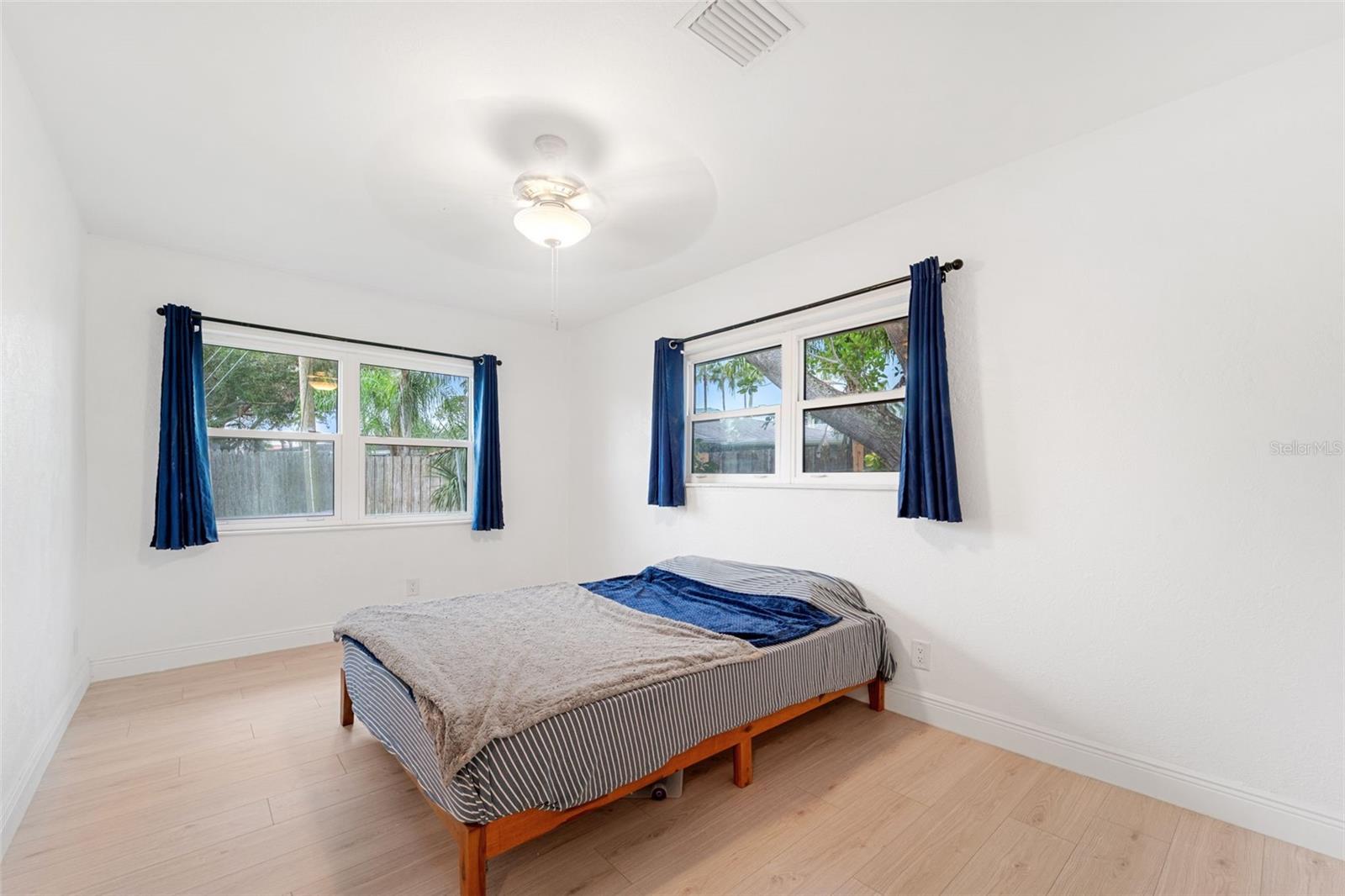 547 TRADE WINDS DR, DUNEDIN, FL, 34698