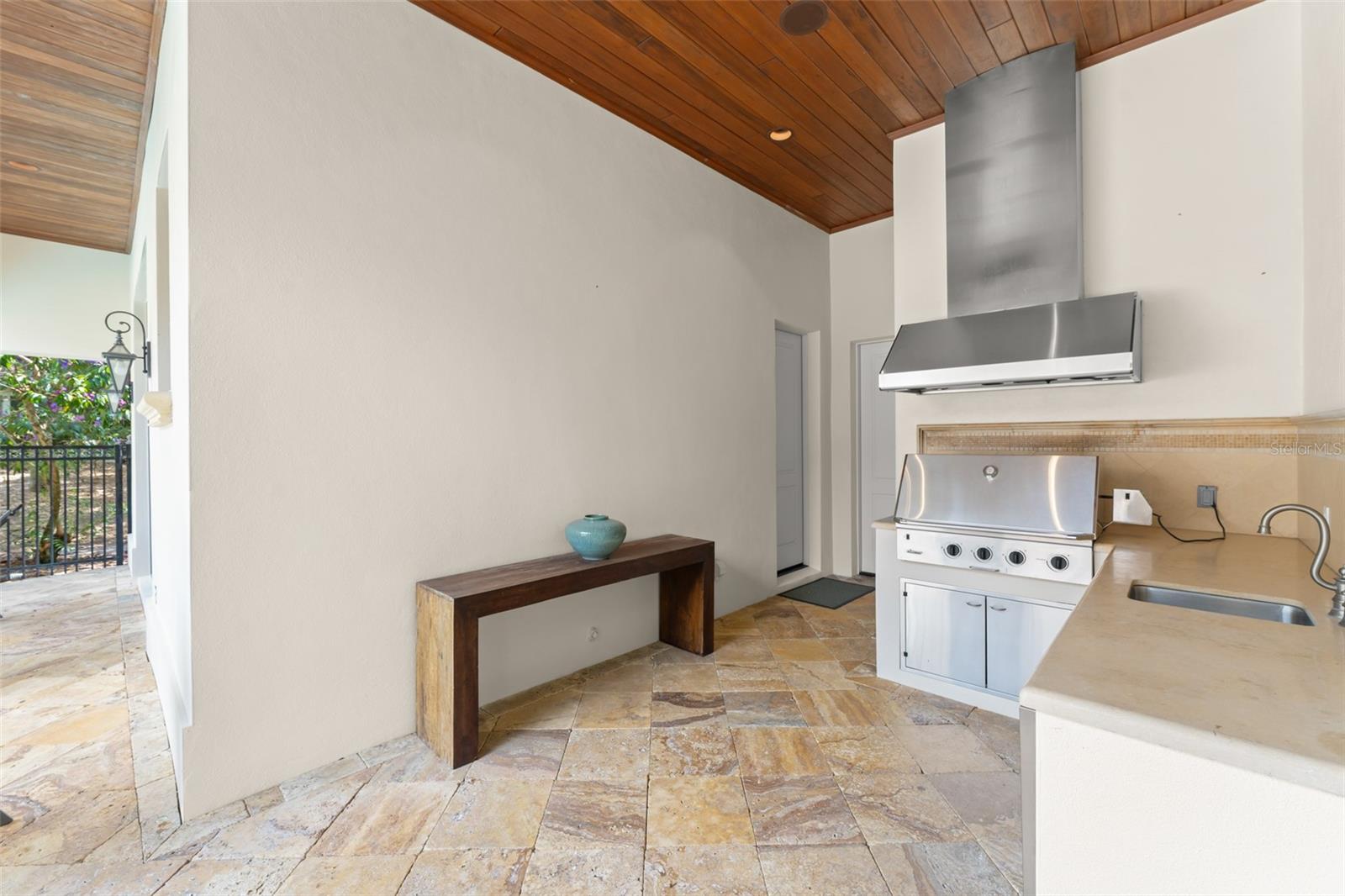 O6330108 Property Photo