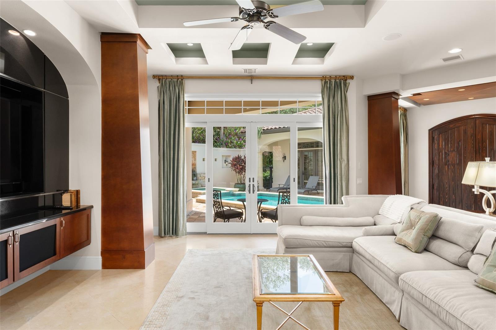 O6330108 Property Photo