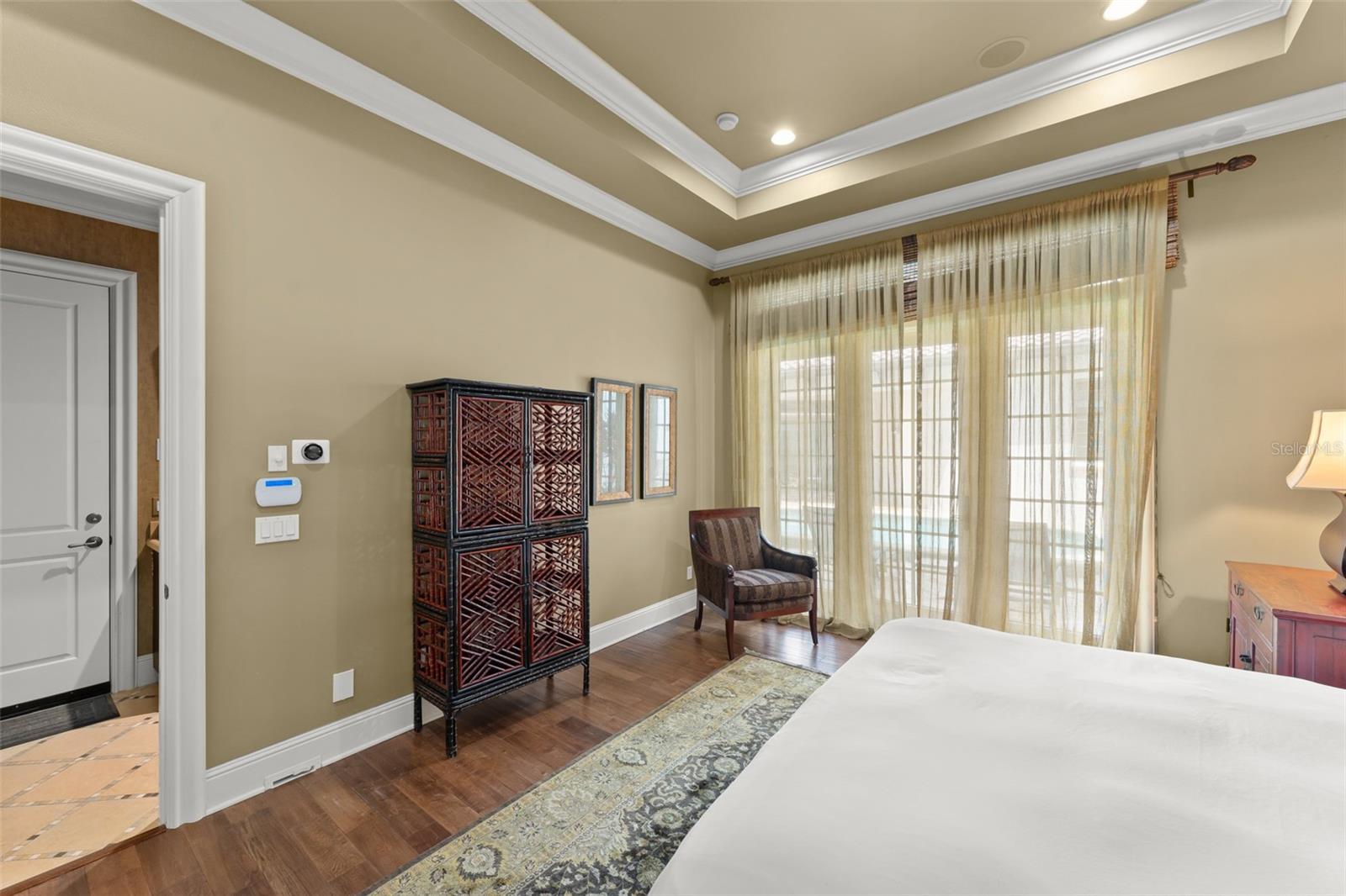 O6330108 Property Photo