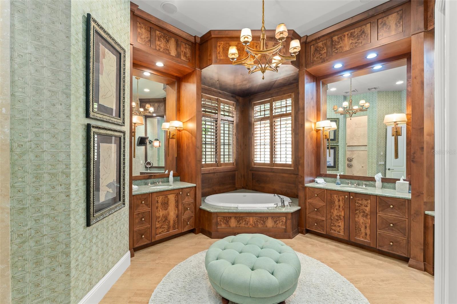 O6330108 Property Photo