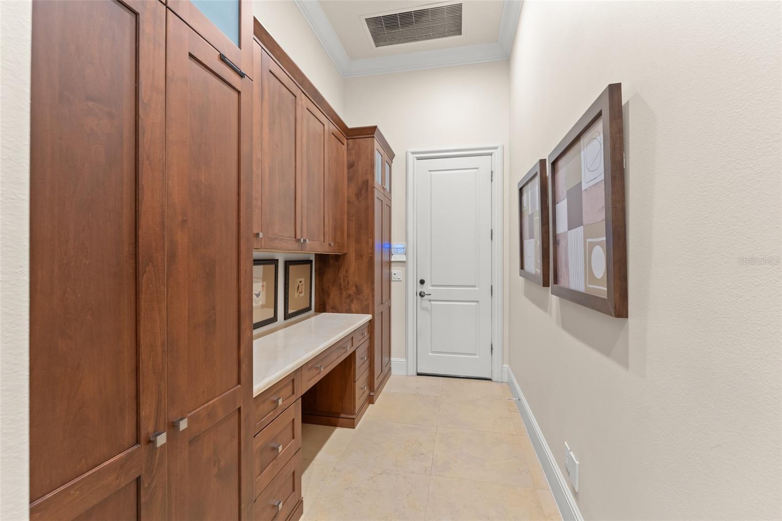 O6330108 Property Photo