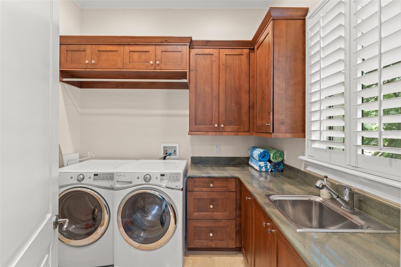 O6330108 Property Photo